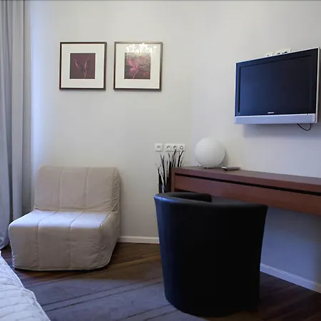 Aurora Hotel 3*