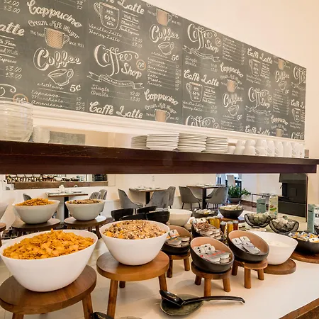 Aurora Hotel 3*